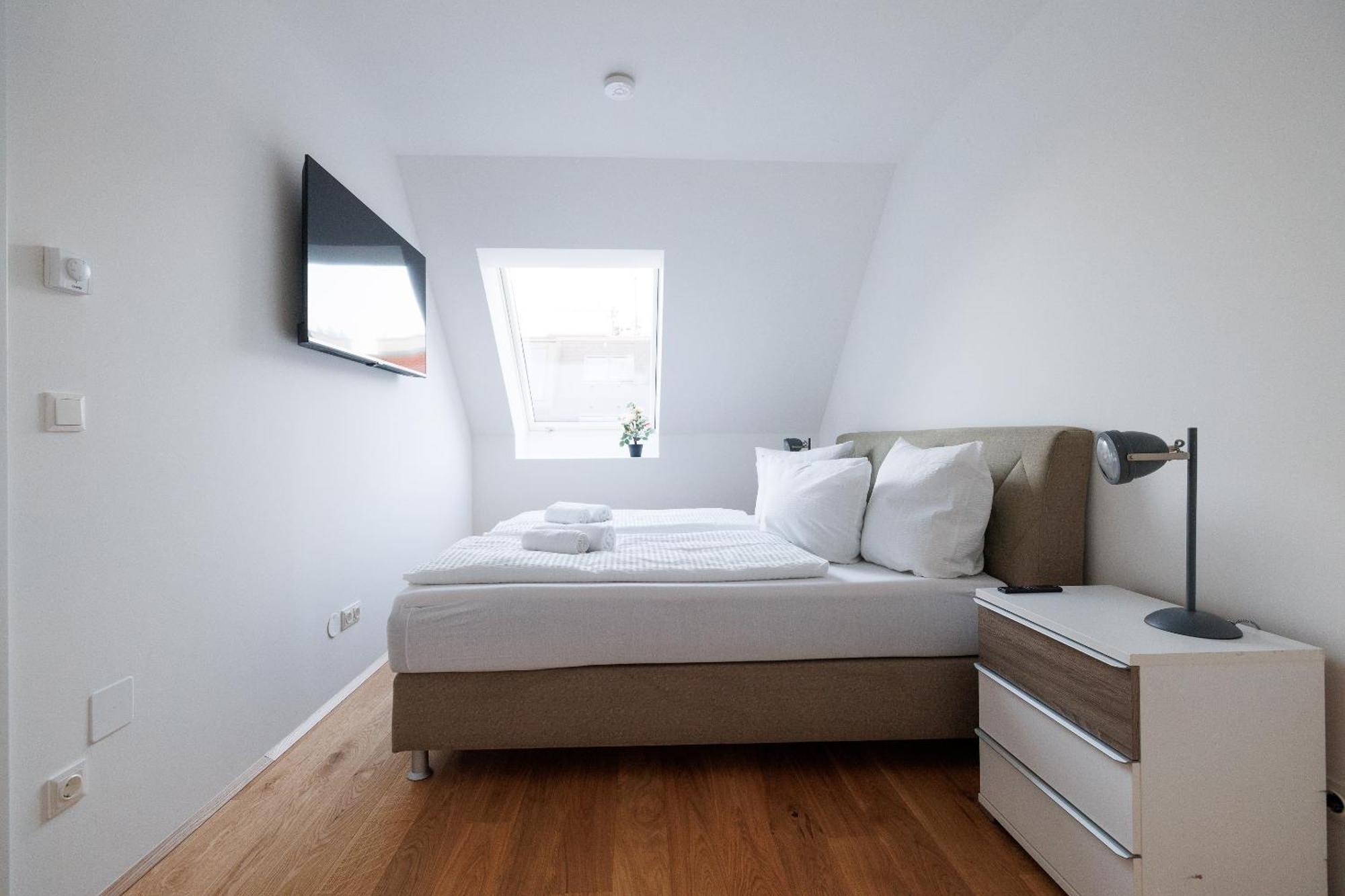 Symphony Apartments 41 - Modern Loft With Terrace And Grill In Central Location เวียนนา ภายนอก รูปภาพ